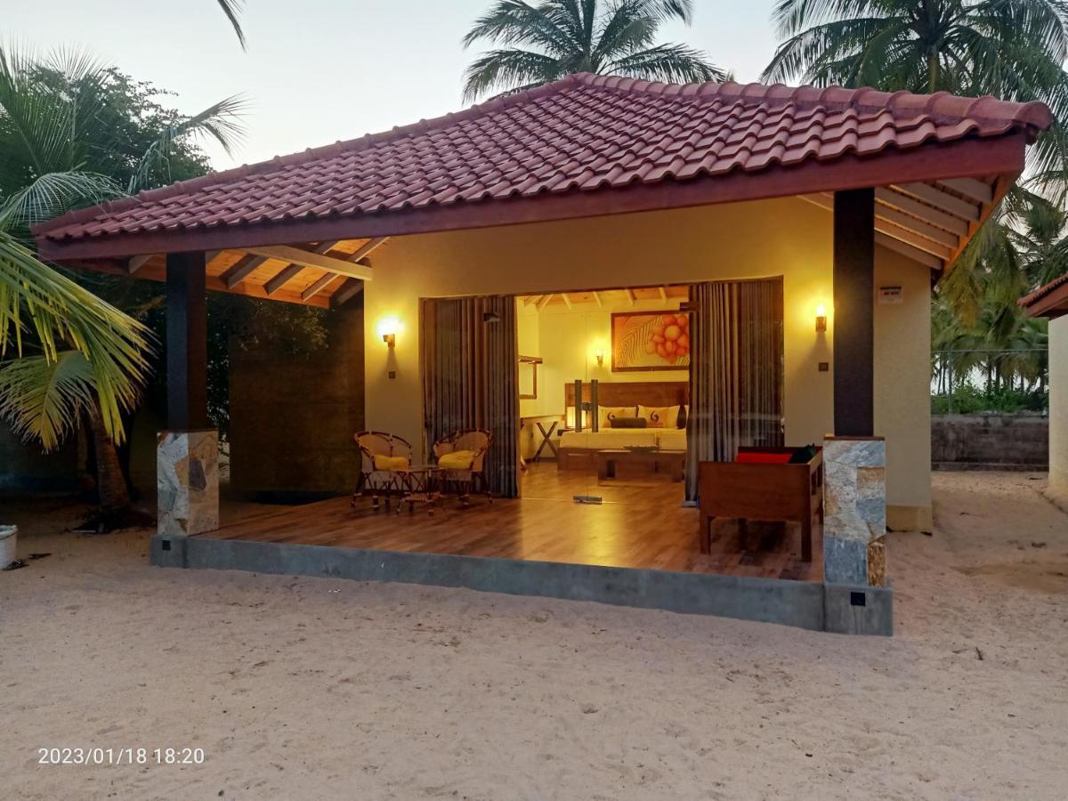 Blue Waves Kite Surfing Beach Resort Kalpitiya Exterior foto