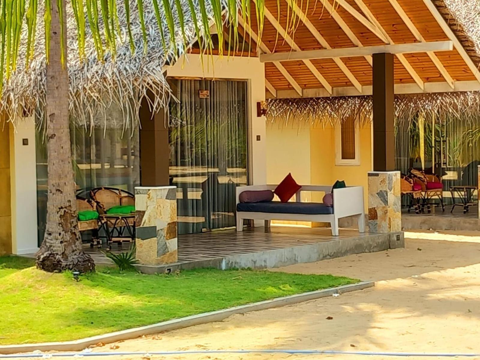 Blue Waves Kite Surfing Beach Resort Kalpitiya Exterior foto